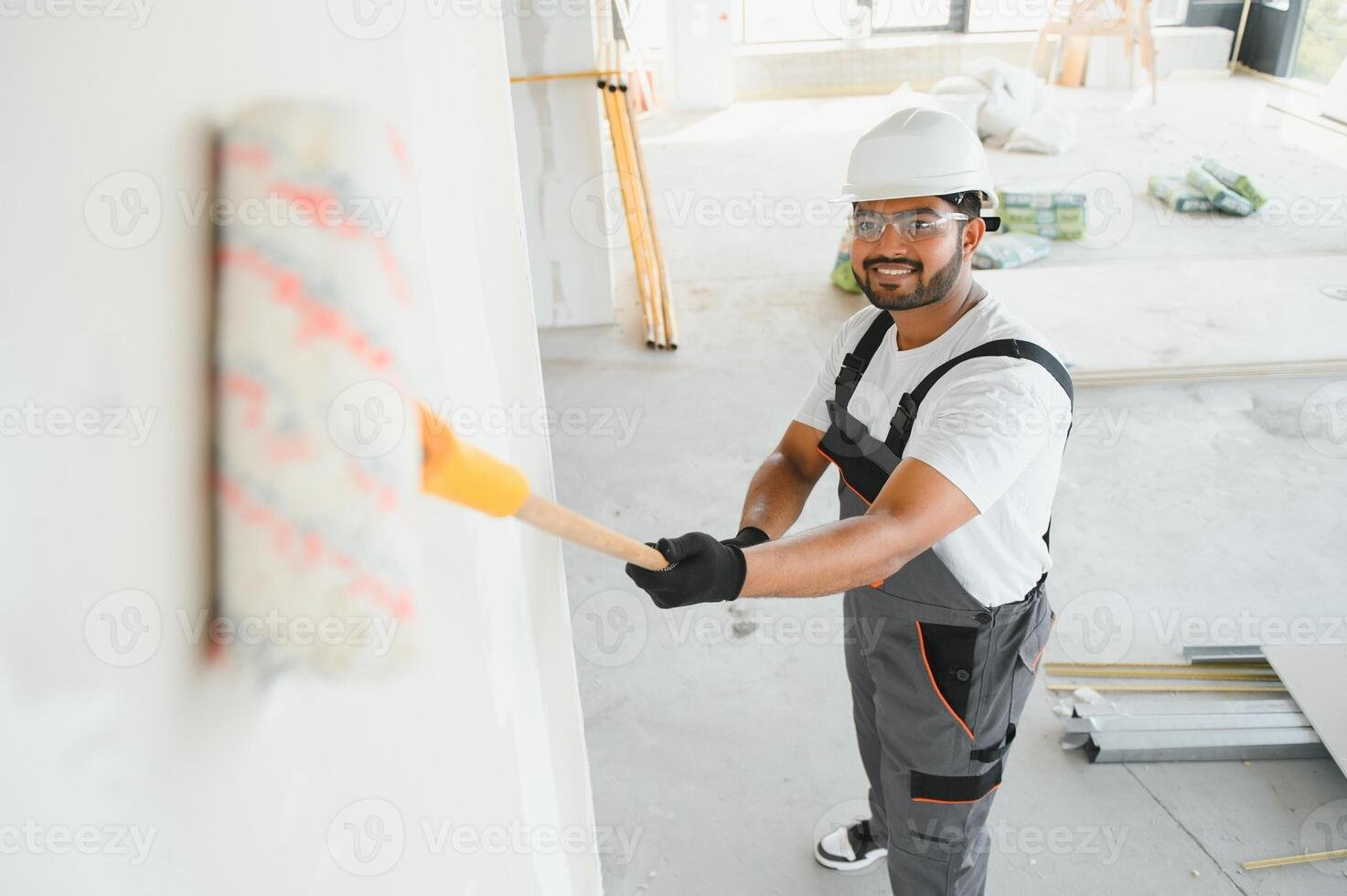 You are currently viewing L’Expertise des Peintres Roumains : La Clé d’un Fini Impeccable pour vos Projets